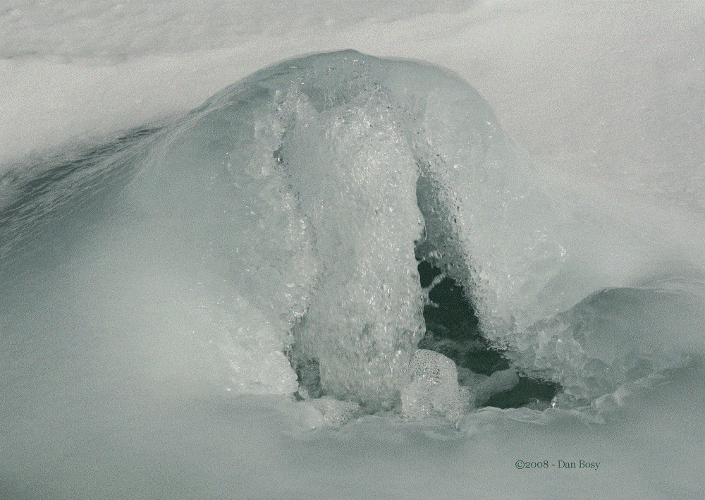 Bubbling water in Ice